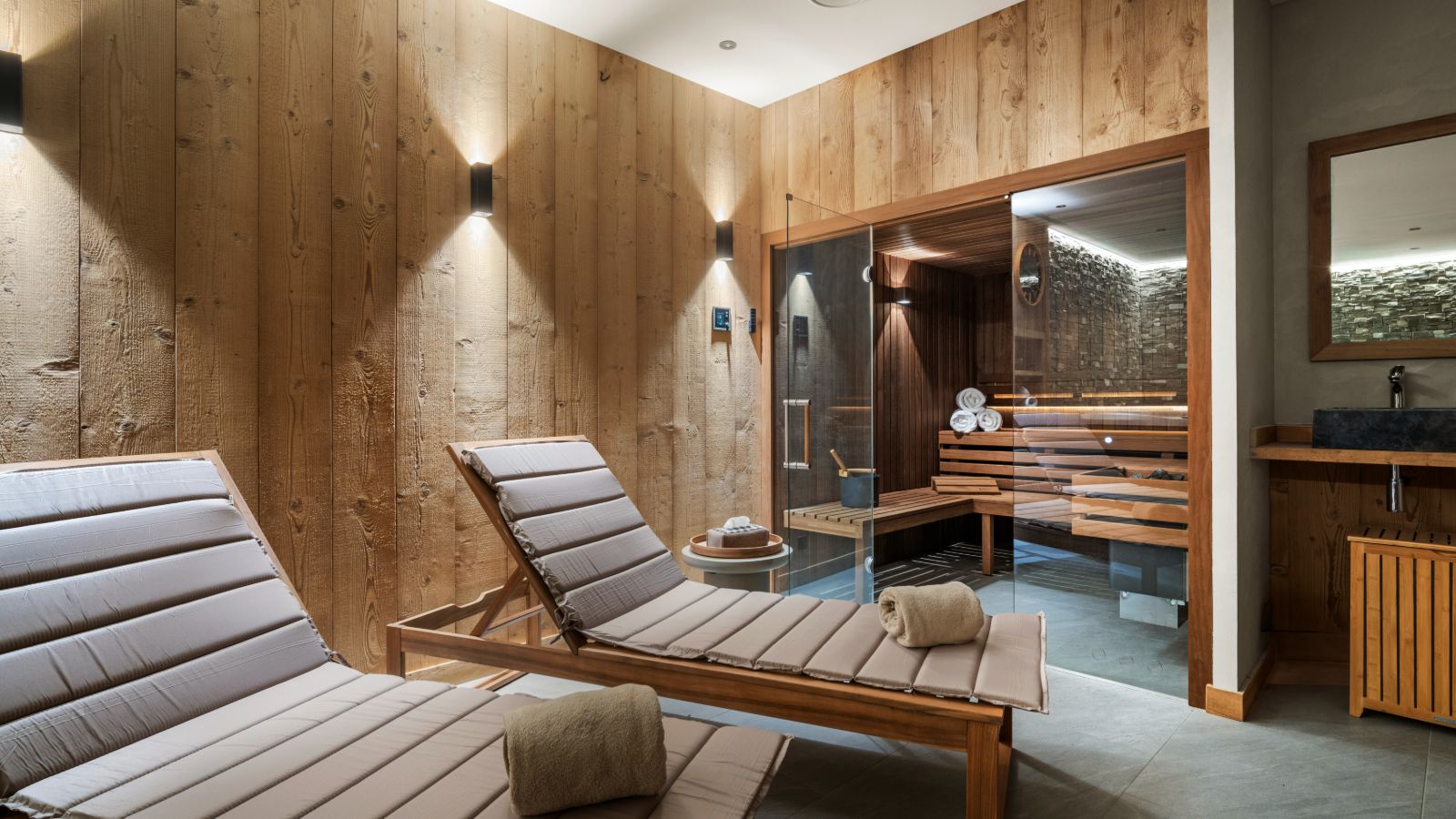 Luxury-Ski-Chalet-Tignes-Chalet-Artyma-Oxford-Ski-Wellness.jpg