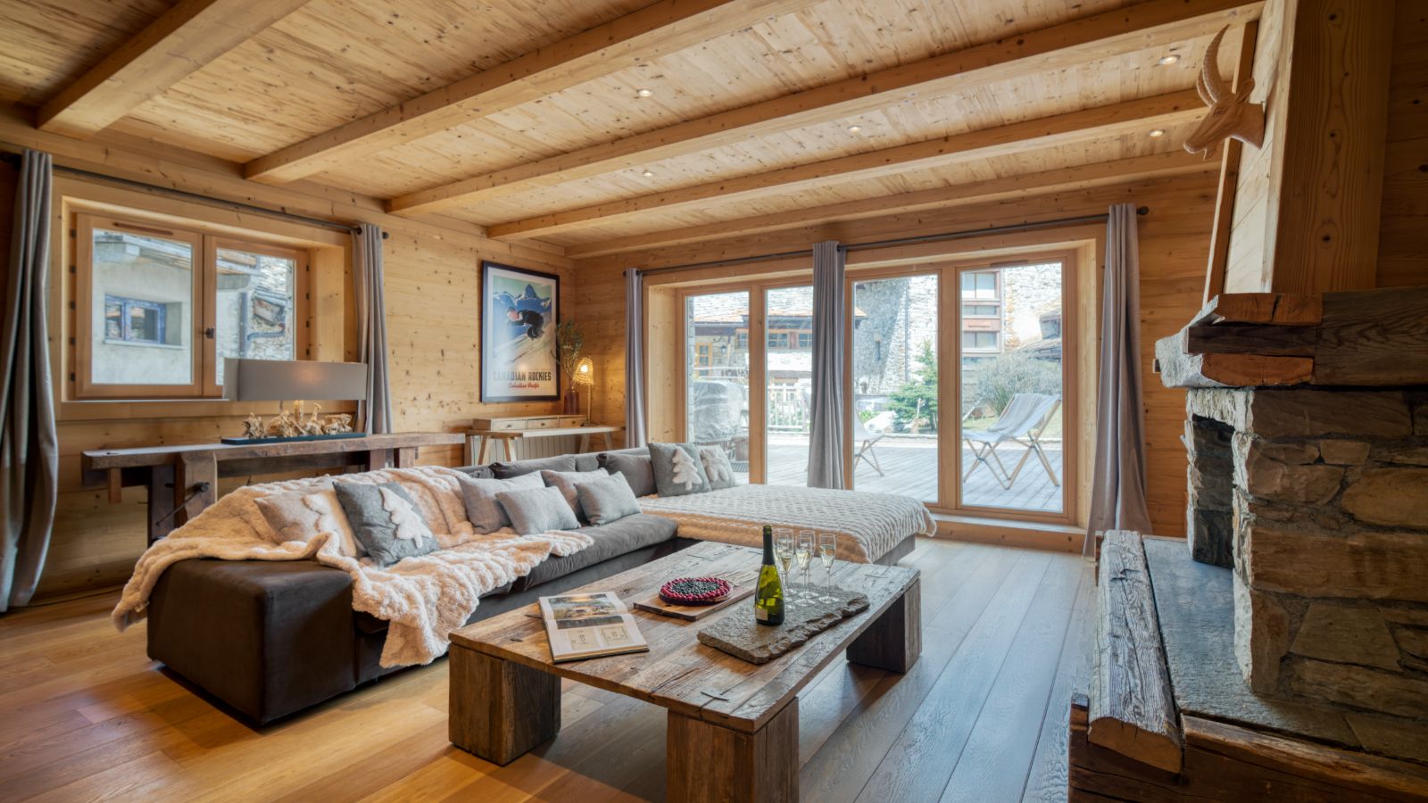 Luxury-Ski-Chalet-Val-d-Isere-Chalet-Sarire-Oxford-Ski-Lounge5.jpg