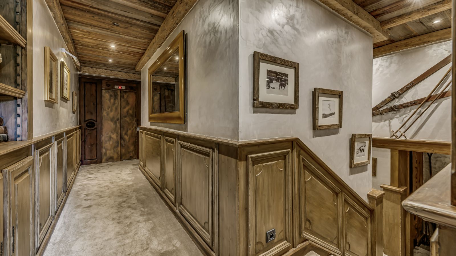 luxury-ski-chalets-courchevel-chalet-st-christophe-oxford-ski-landing.jpg