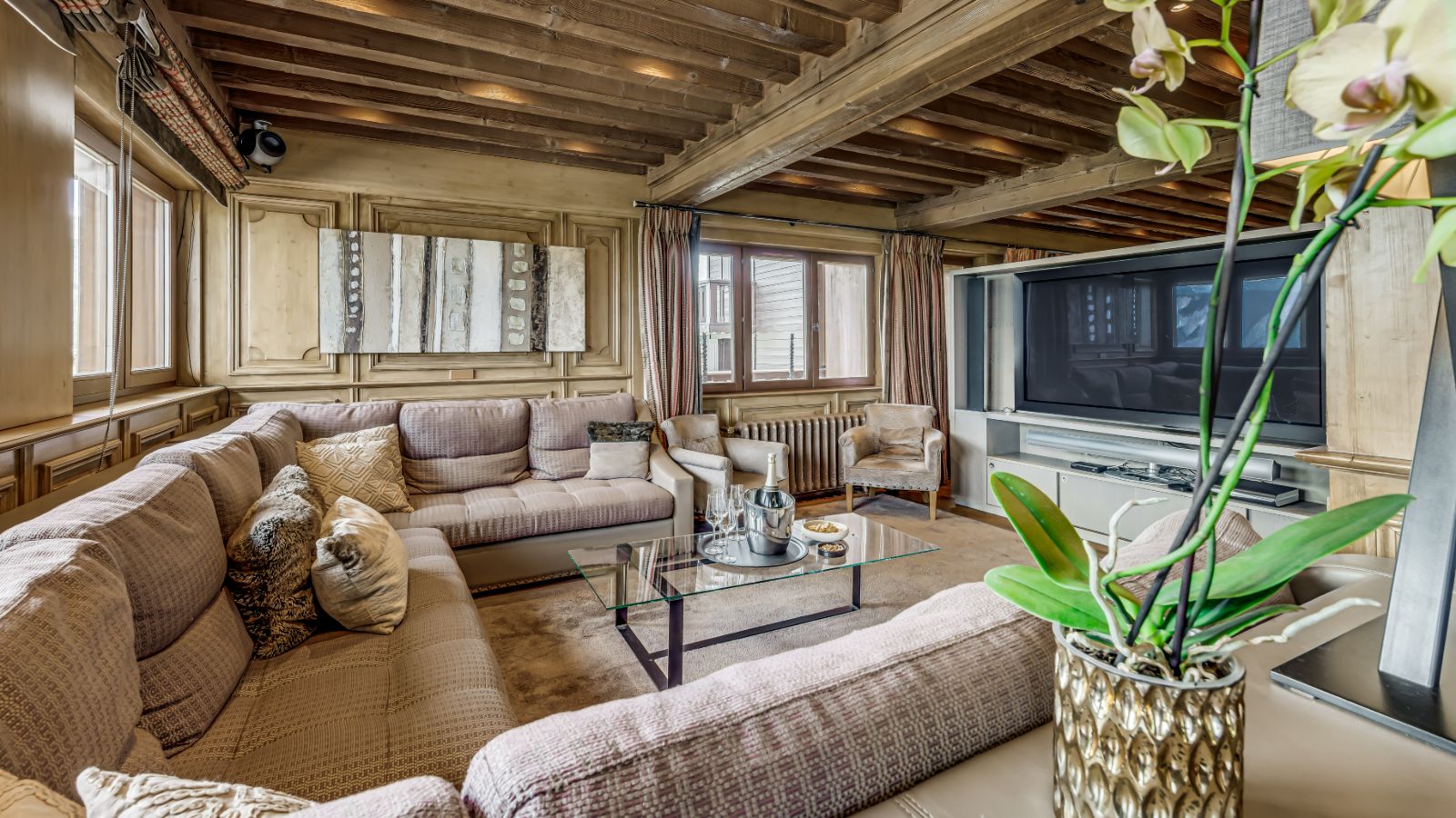 luxury-ski-chalets-courchevel-chalet-st-christophe-oxford-ski-living-room (1).jpg