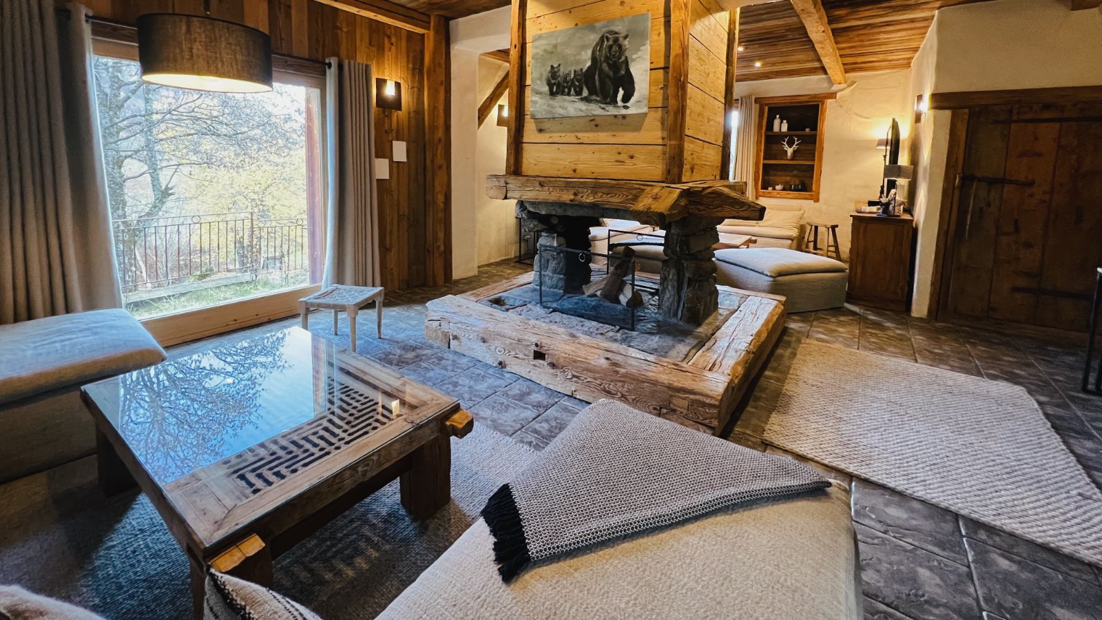 Luxury-Ski-Chalet-Meribel-Le Ruisseau du Raffort -Oxford-Ski-Living room.jpeg