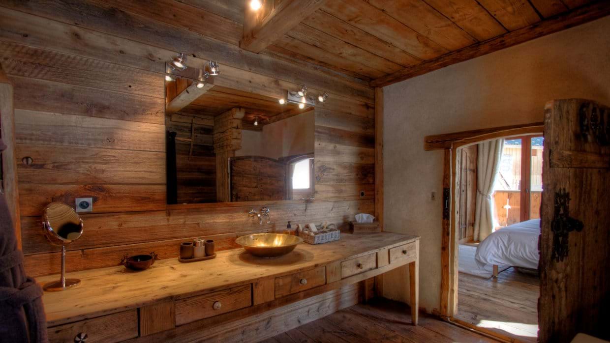 Luxury-Ski-Chalet-Meribel-Le Ruisseau du Raffort-Oxford-Ski-Bathroom.jpg