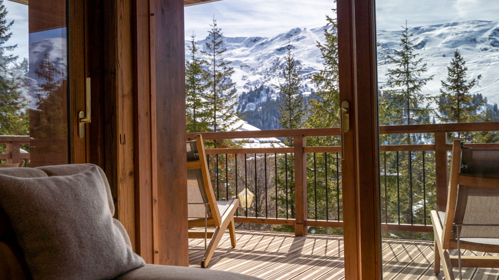 Luxury-Ski-Chalet-Meribel-Chalet-Portillo-Oxford-Ski-Exterior.jpg