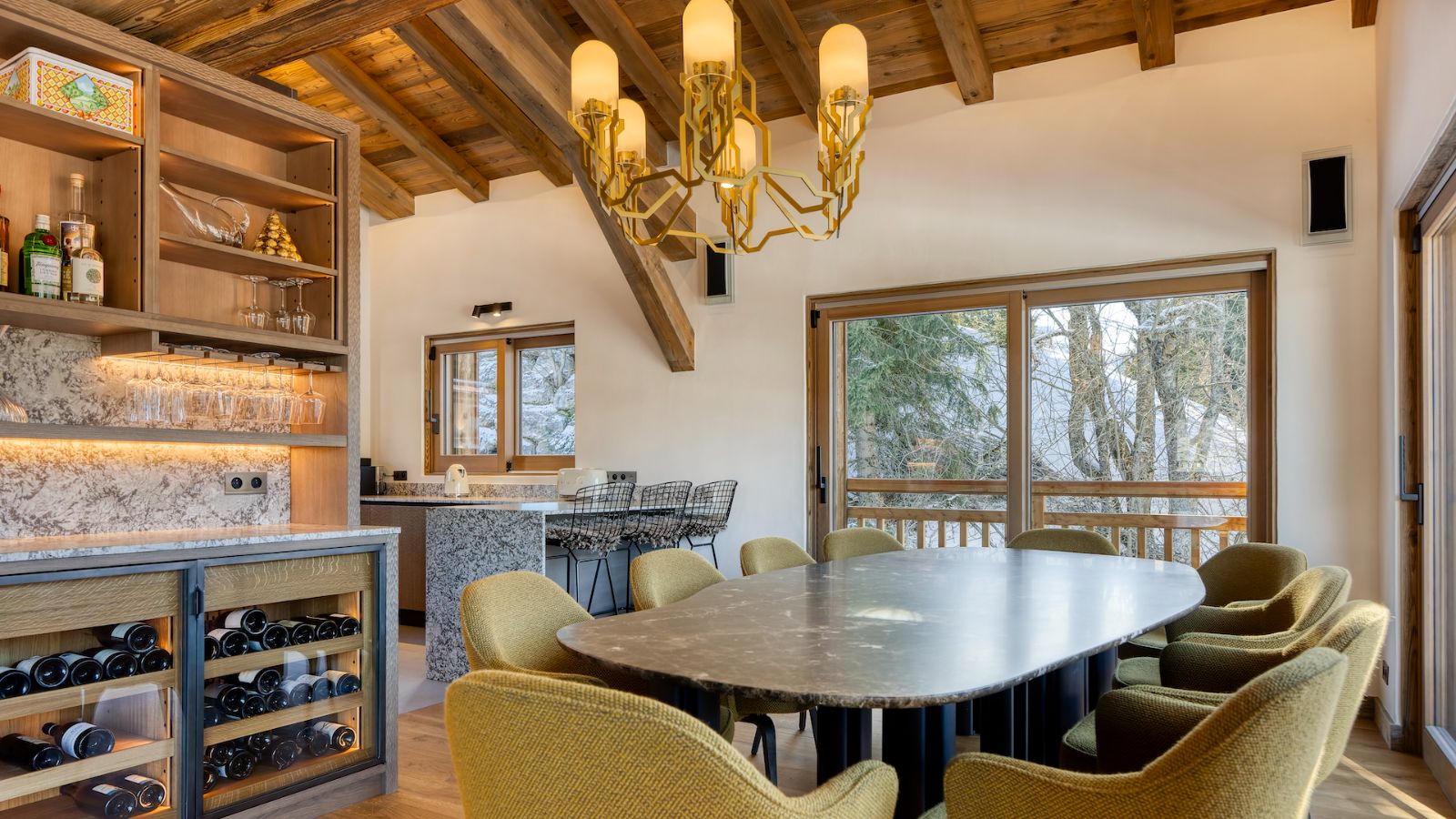 Luxury-Ski-Chalet-Megeve-Chalet-Aspen-Oxford-Ski-Dining.jpg
