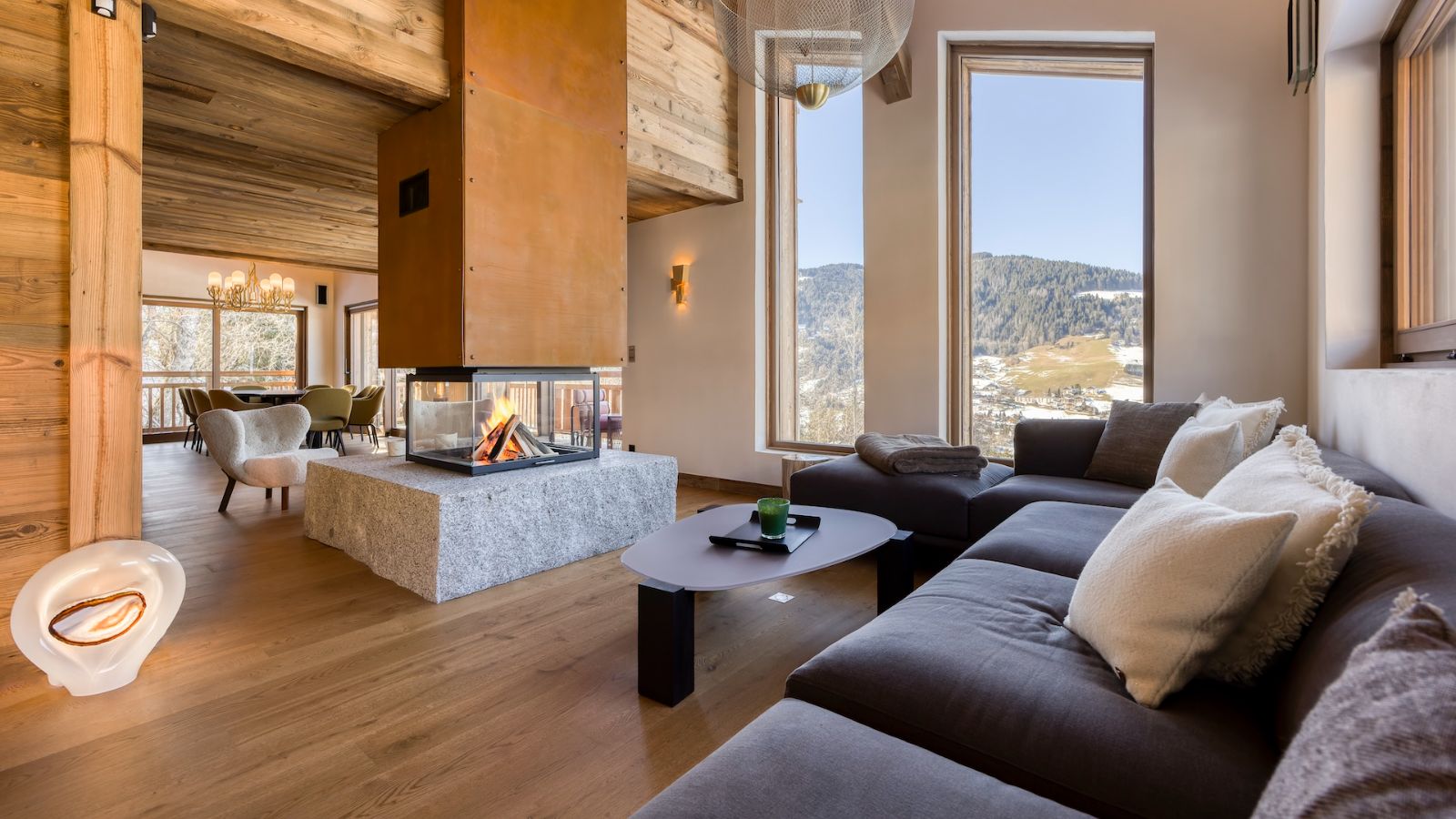 Luxury-Ski-Chalet-Megeve-Chalet-Aspen-Oxford-Ski-lounge4.jpg
