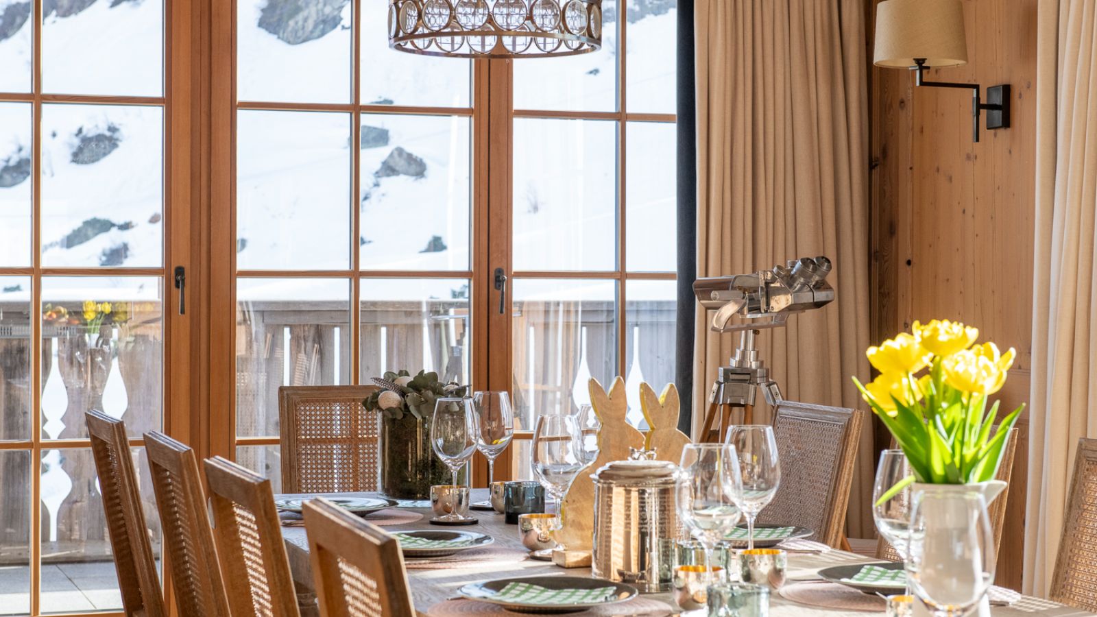 luxury-ski-chalets-st-christoph-skyfall-penthouse-oxford-ski-dining (1).jpg