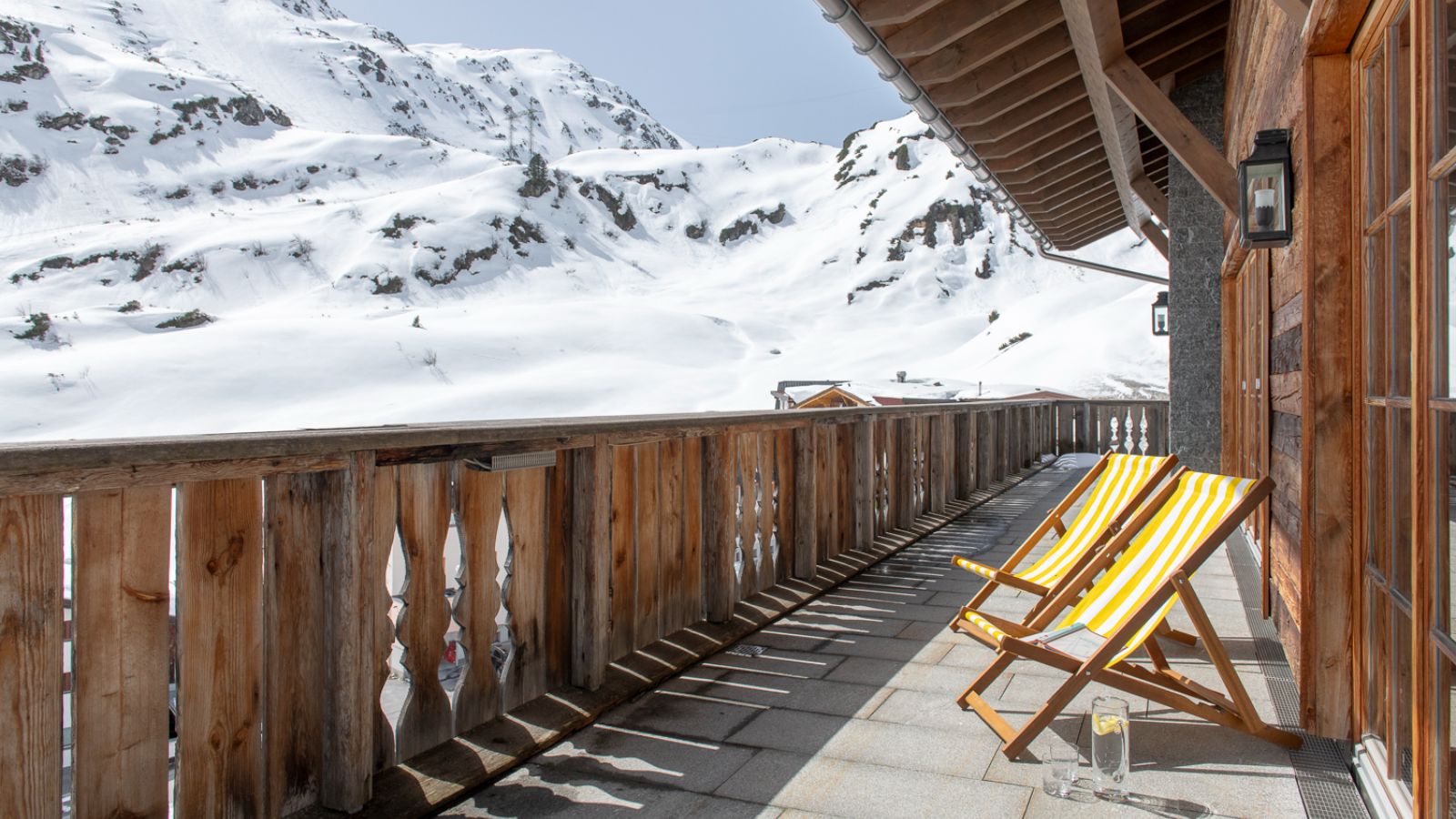 luxury-ski-chalets-st-christoph-skyfall-penthouse-oxford-ski-balcony.jpg