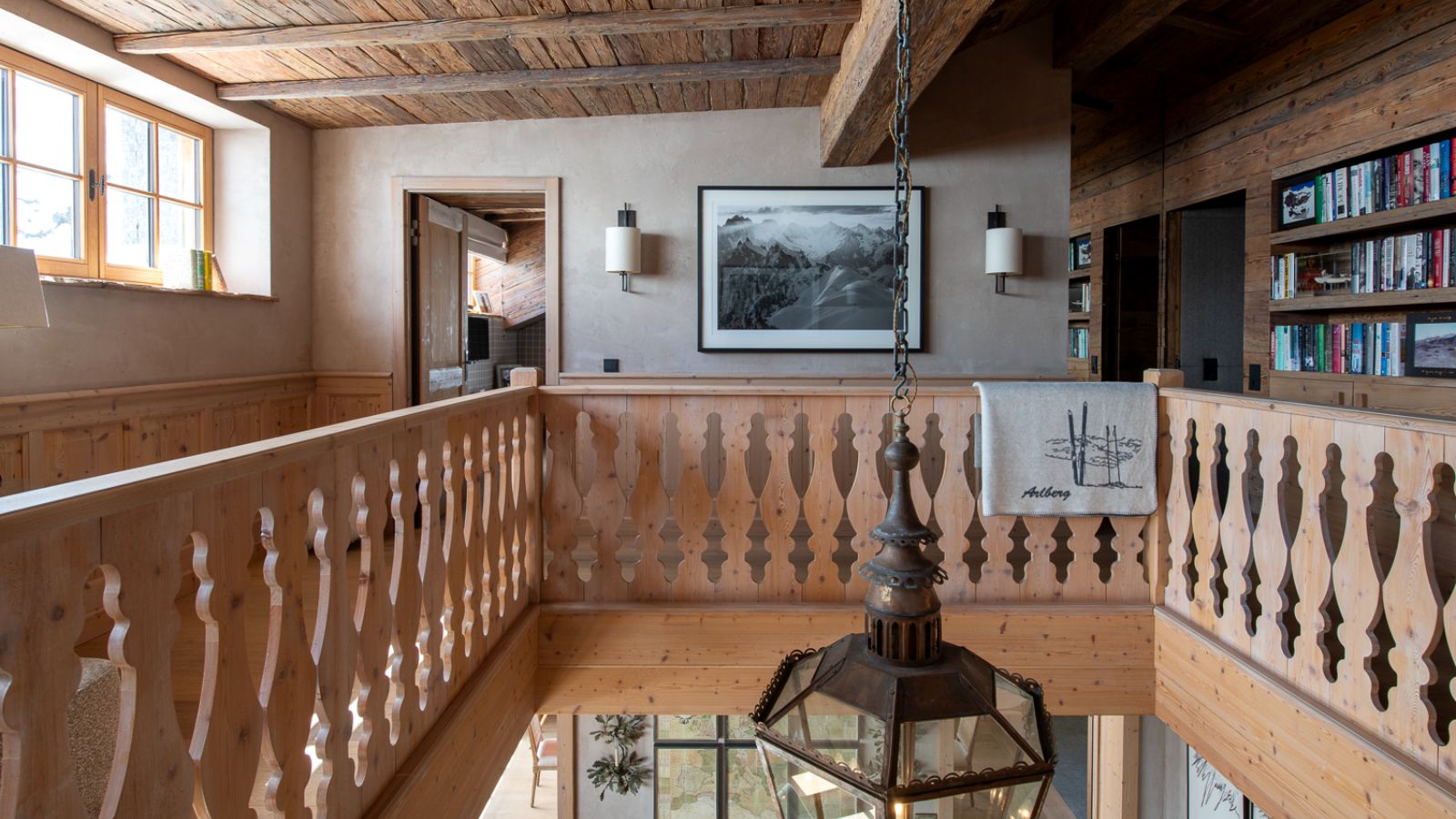 luxury-ski-chalets-st-christoph-skyfall-penthouse-oxford-ski-landing (2).jpg