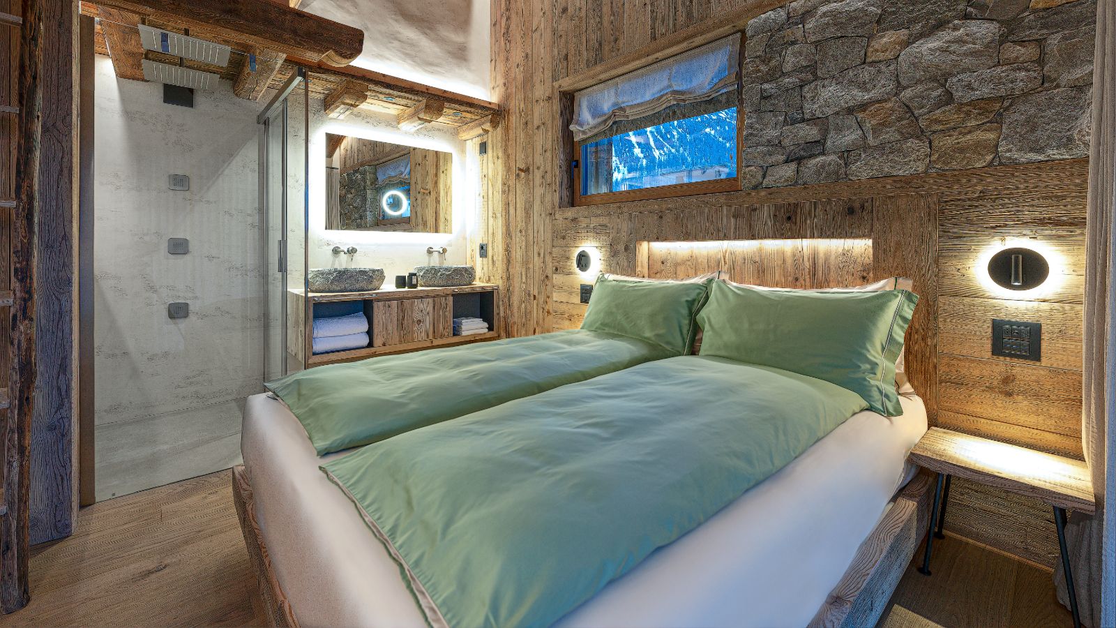 Luxury-Ski-Chalet-Livigno-AK-Chalets-Oxford-Ski-Bedroom (9).jpg