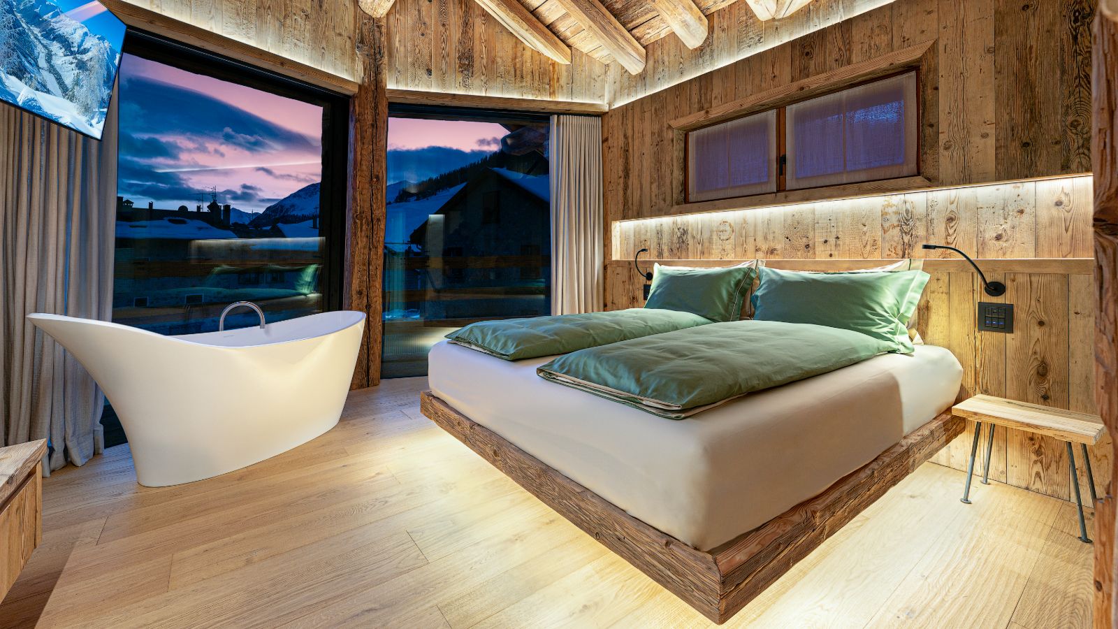 Luxury-Ski-Chalet-Livigno-AK-Chalets-Oxford-Ski-Bedroom (11).jpg