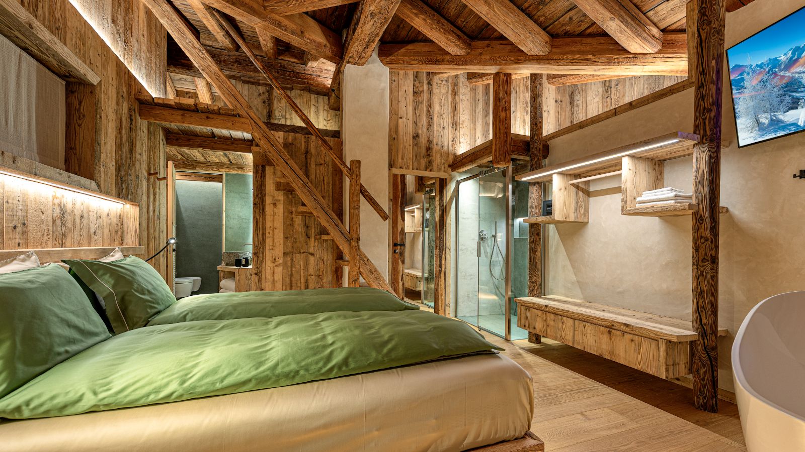 Luxury-Ski-Chalet-Livigno-AK-Chalets-Oxford-Ski-Bedroom (13).jpg