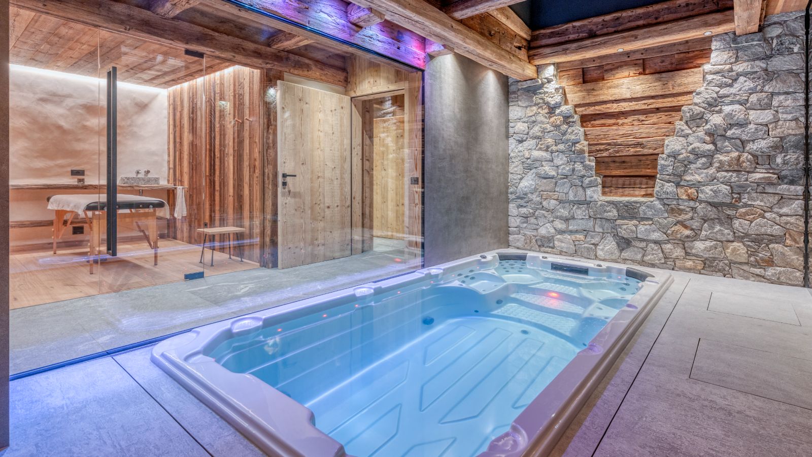 Luxury-Ski-Chalet-Livigno-AK-Chalets-Oxford-Ski-Pool.jpg
