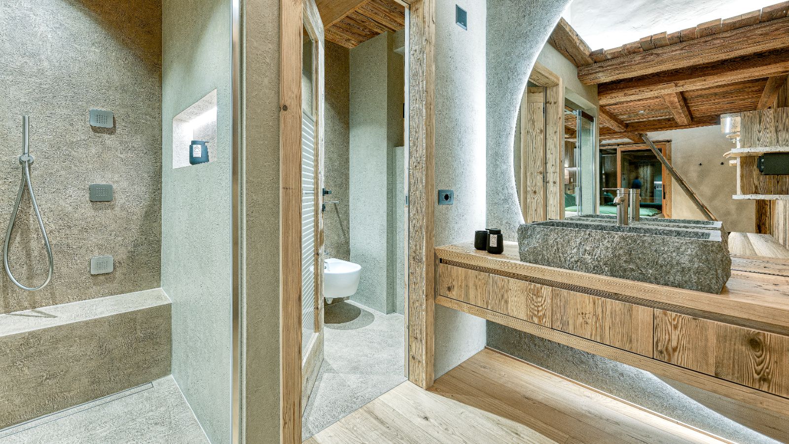 Luxury-Ski-Chalet-Livigno-AK-Chalets-Oxford-Ski-Bathroom3.jpg