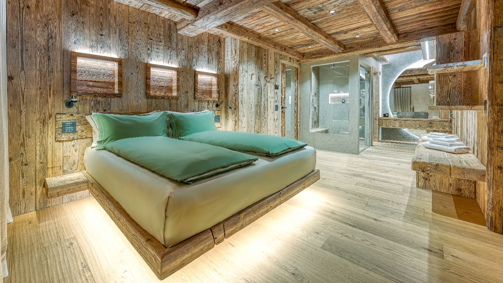 Luxury-Ski-Chalet-Livigno-AK-Chalets-Oxford-Ski-Bedroom (6).jpg