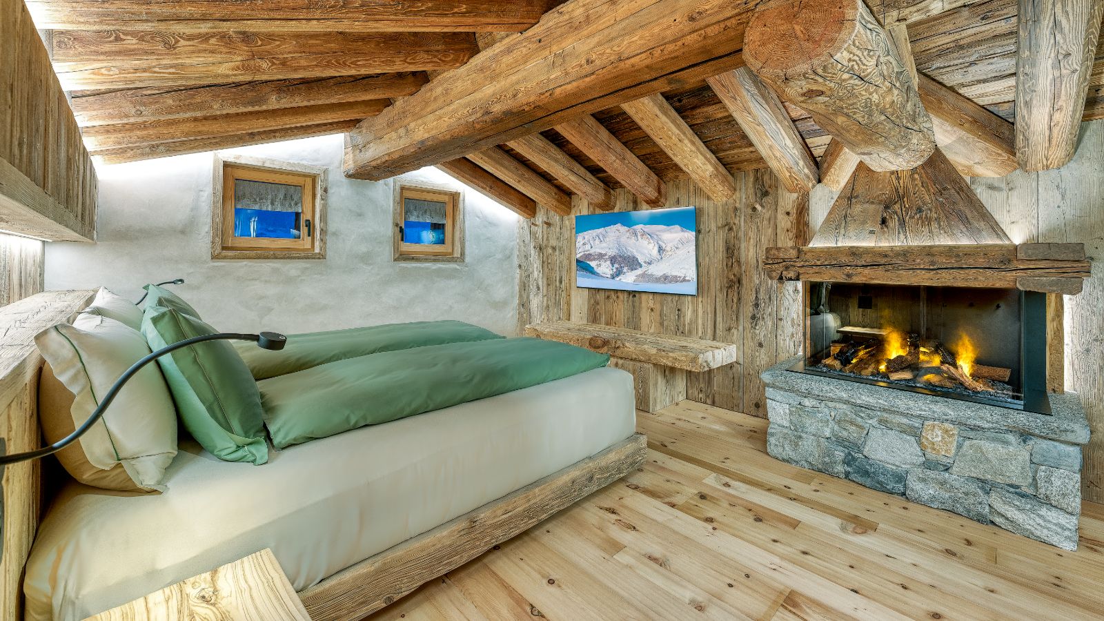 Luxury-Ski-Chalet-Livigno-AK-Chalets-Oxford-Ski-Bedroom (15).jpg