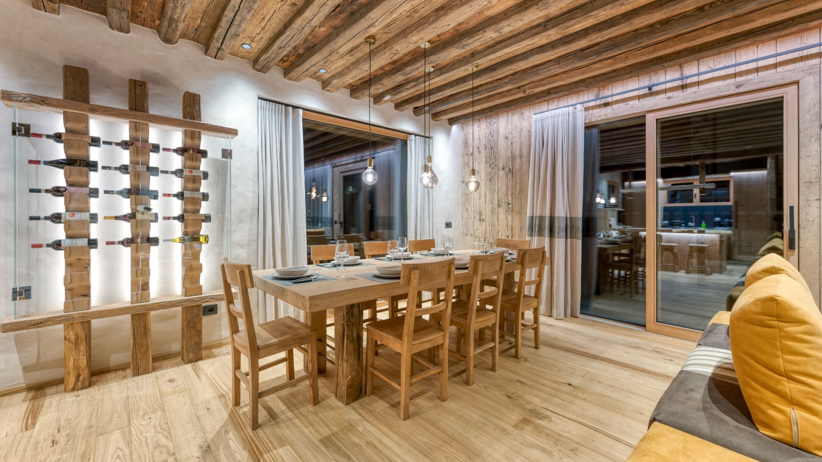 Luxury-Ski-Chalet-Livigno-AK-Chalets-Oxford-Ski-Dining2.jpg