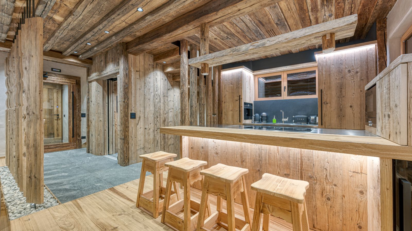 Luxury-Ski-Chalet-Livigno-AK-Chalets-Oxford-Ski-Kitchen.jpg