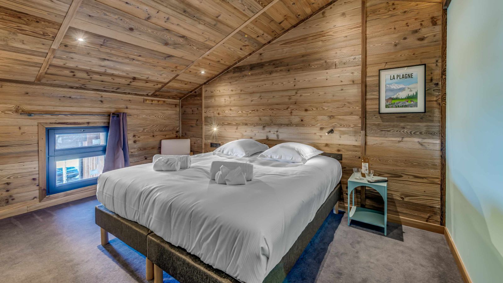 Luxury-Ski-Chalet-La-Plagne-Chalet-Riva-Oxford-Ski-Bedroom (2).jpg