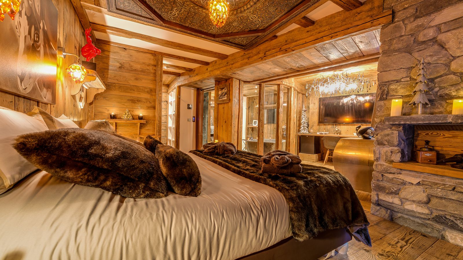 Lhotse Bedroom 5 Primary.jpg