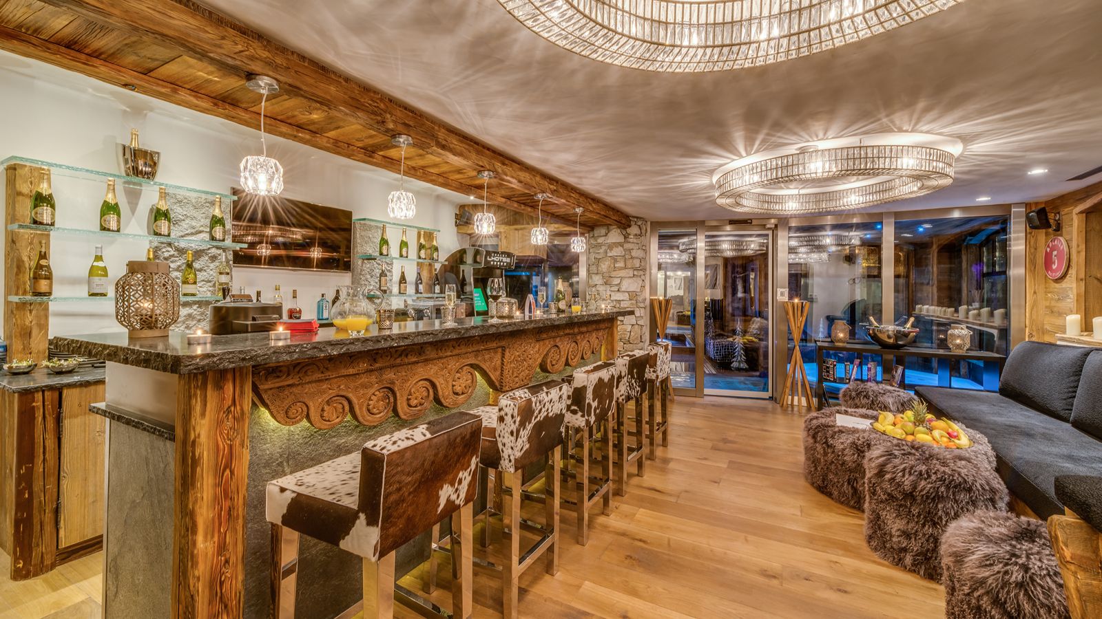 luxury-ski-chalets-val-disere-chalet-lhotse-oxford-ski-bar.jpg