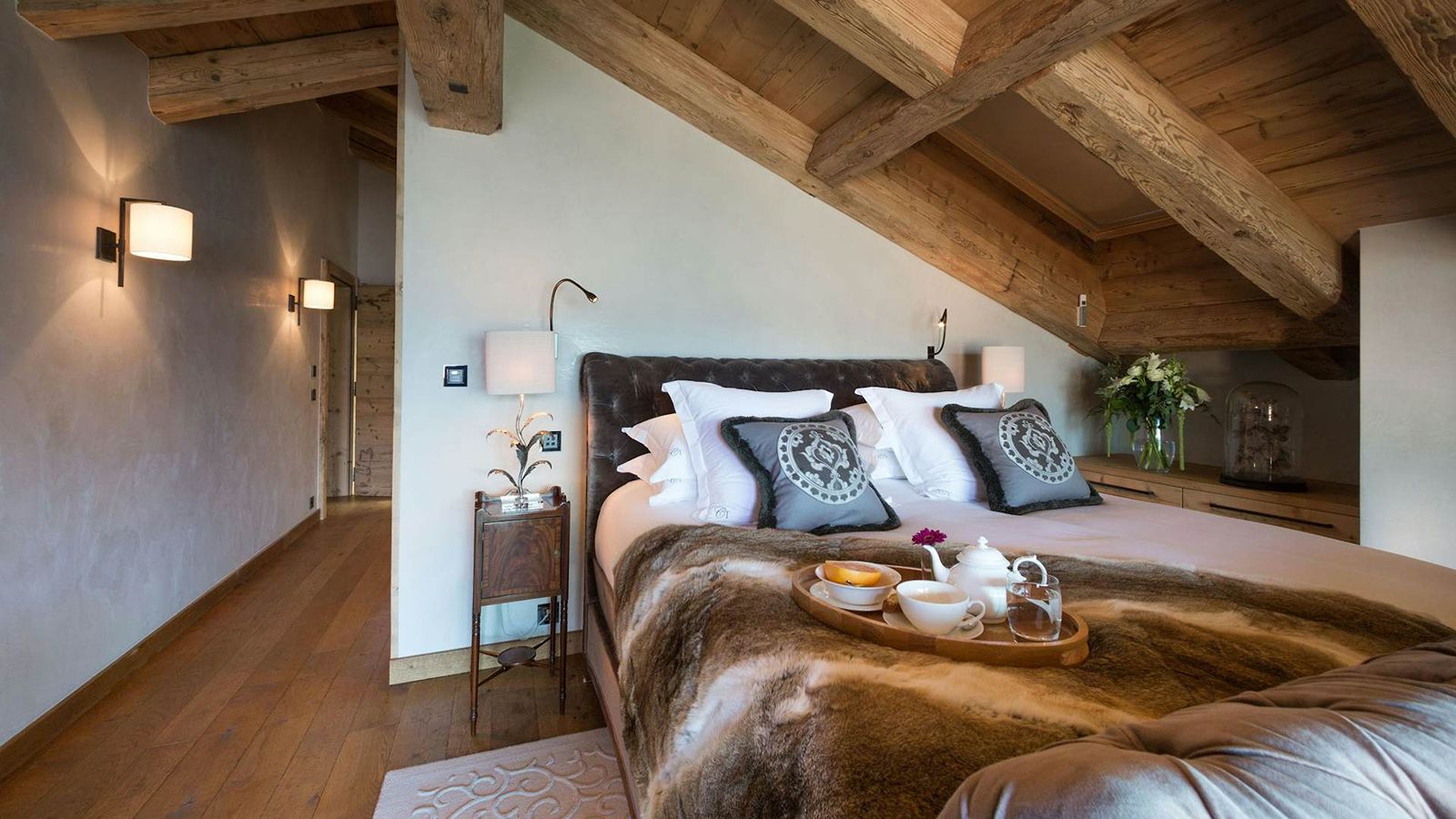luxury-ski-chalets-verbier-chalet-norte-oxford-ski -bedroom (1).jpg