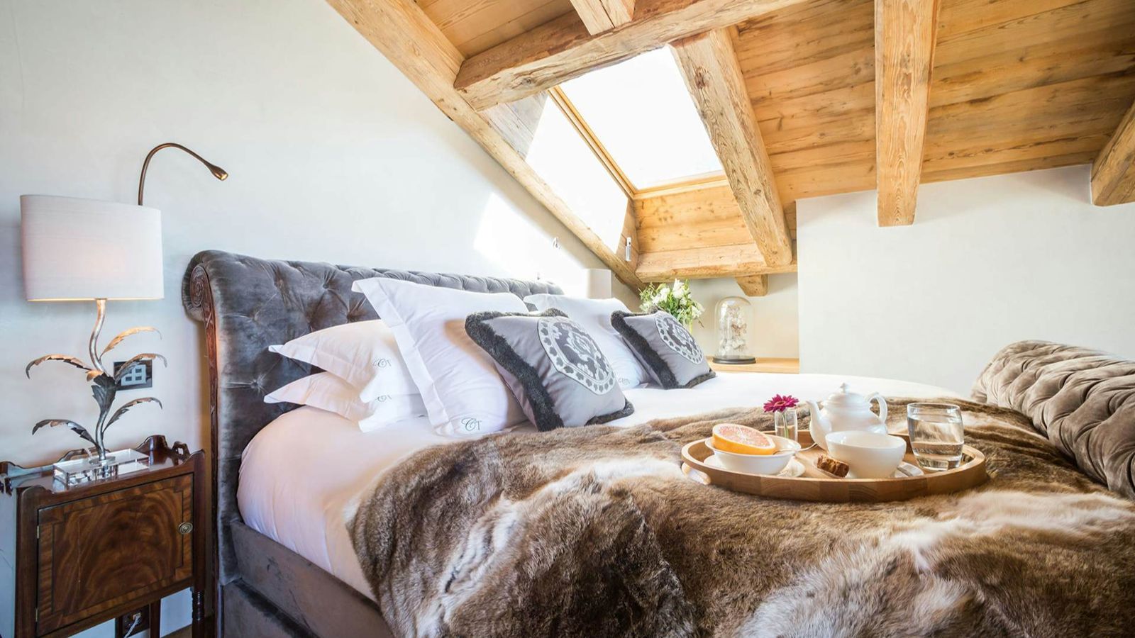 luxury-ski-chalets-verbier-chalet-norte-oxford-ski -bedroom (2).jpg