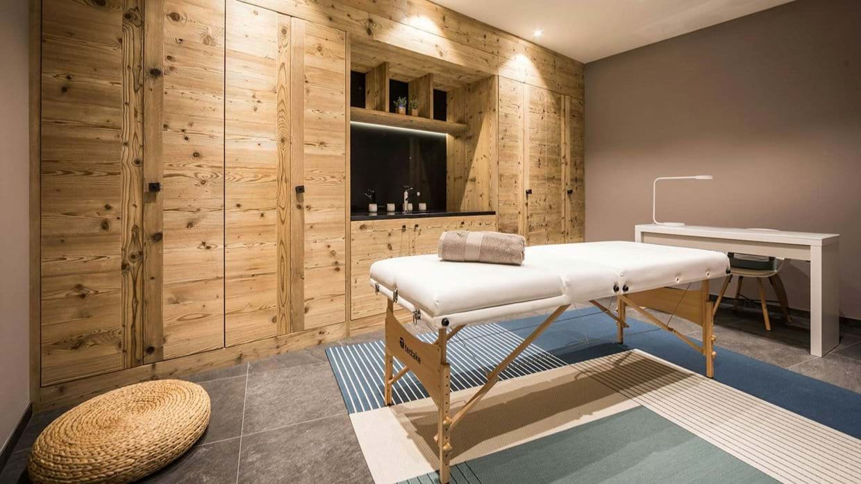 luxury-ski-chalets-verbier-chalet-calima-oxford-ski-massage-room.jpg