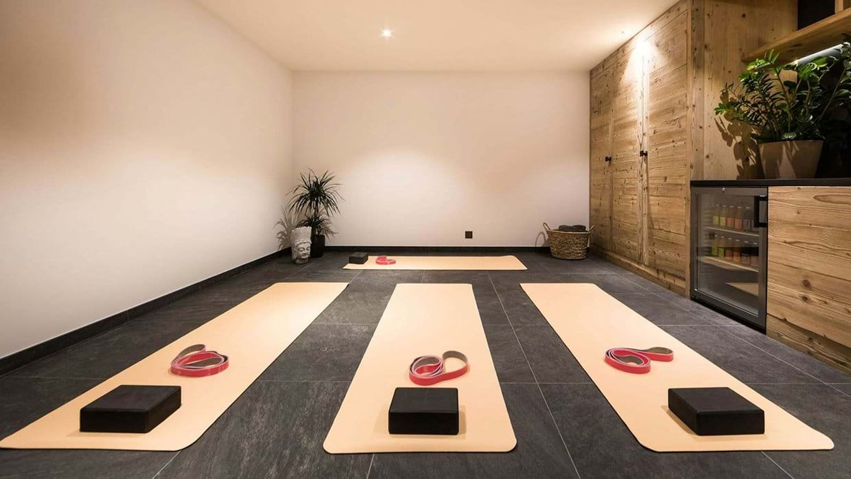 luxury-ski-chalets-verbier-chalet-calima-oxford-ski-fitness-yoga-room.jpg