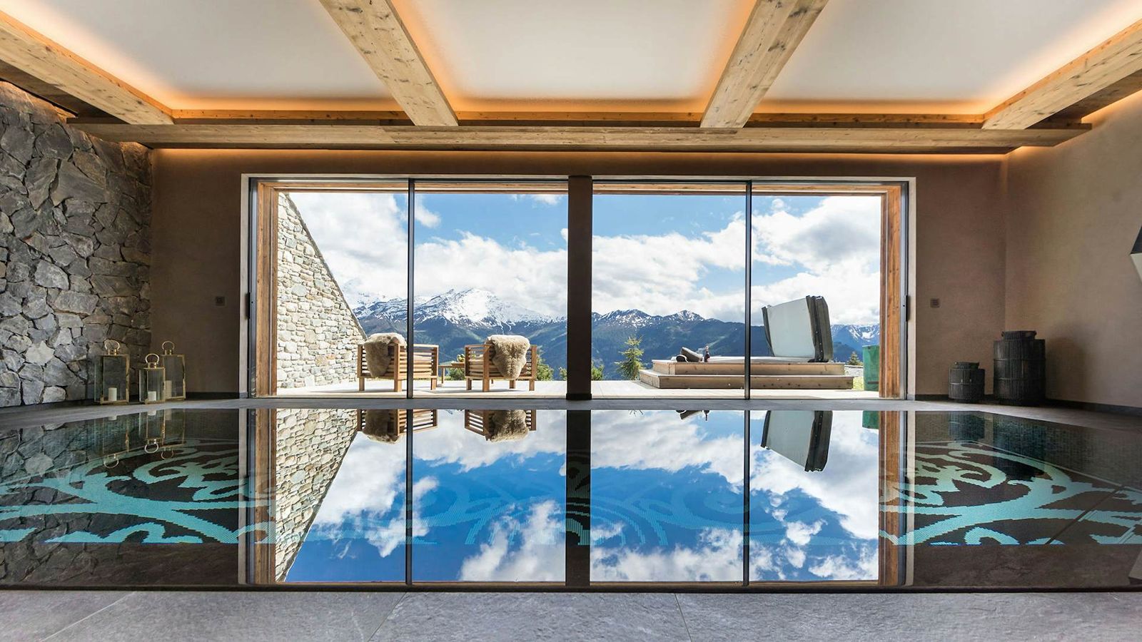 luxury-ski-chalets-verbier-chalet-calima-oxford-ski-spa-swimming-pool (3).jpg