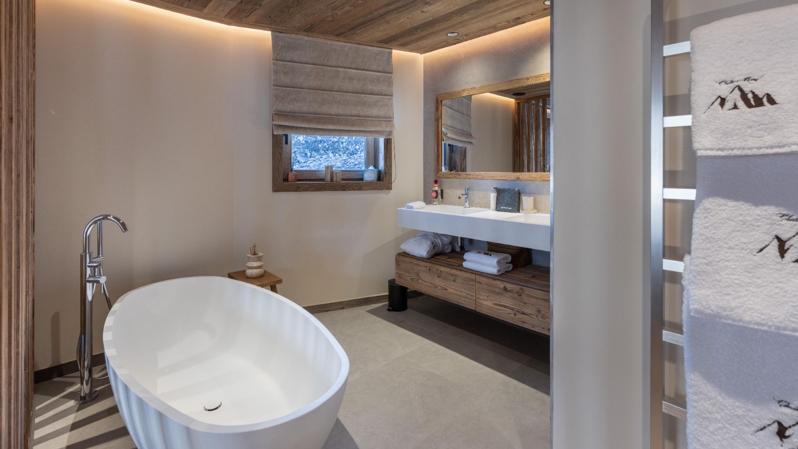 Luxury-Ski-Chalet-St-Martin-De-Belleville-Chalet-Marcel-Oxford-Ski-Bathroom2.jpg