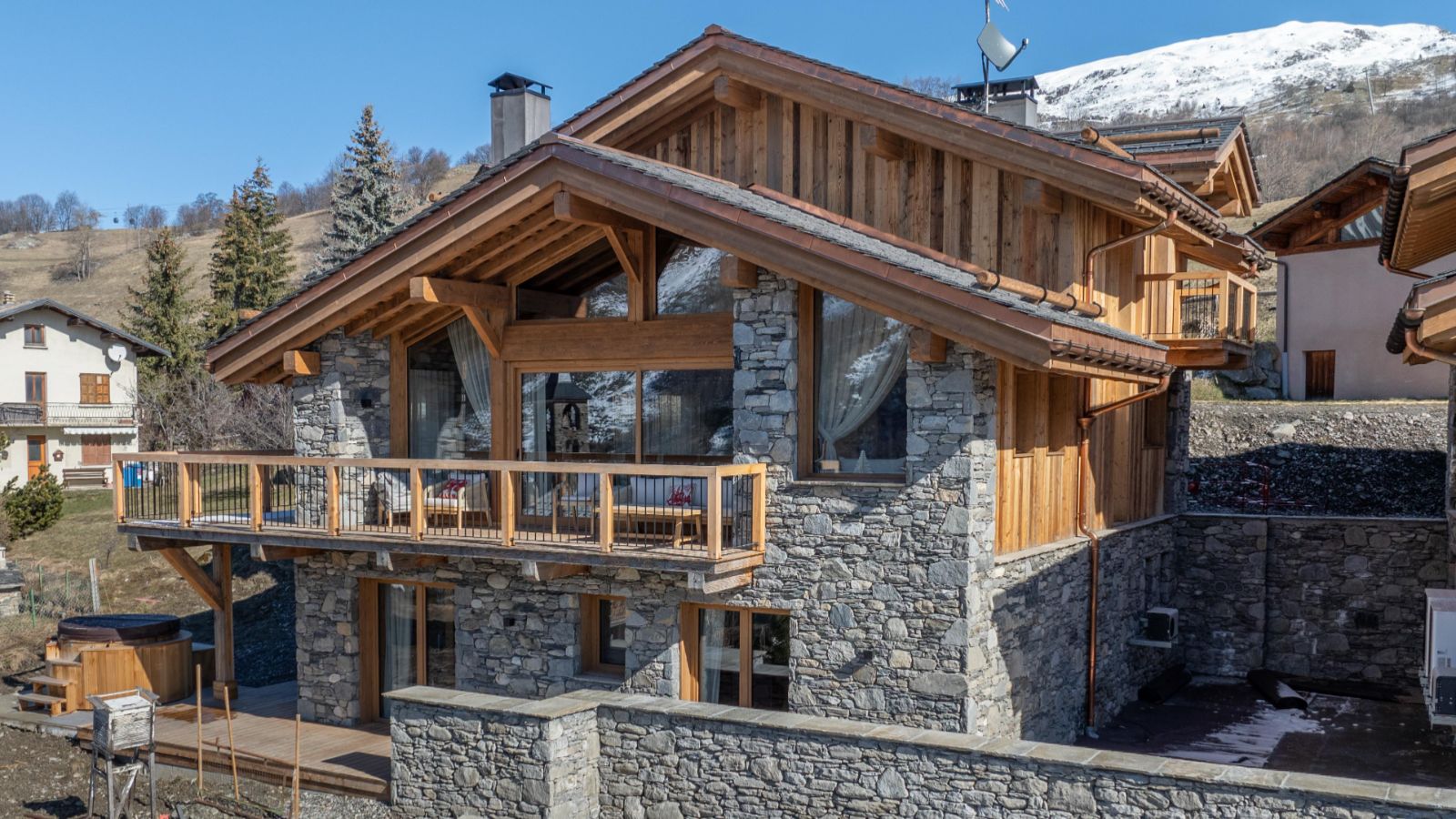 Luxury-Ski-Chalet-St-Martin-De-Belleville-Chalet-Marcel-Oxford-Ski-Exterior.jpg