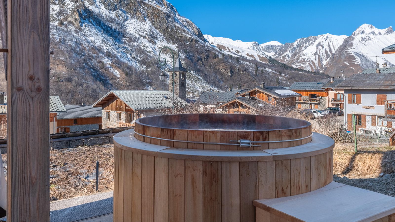 Luxury-Ski-Chalet-St-Martin-De-Belleville-Chalet-Marcel-Oxford-Ski-Hot-Tub.jpg