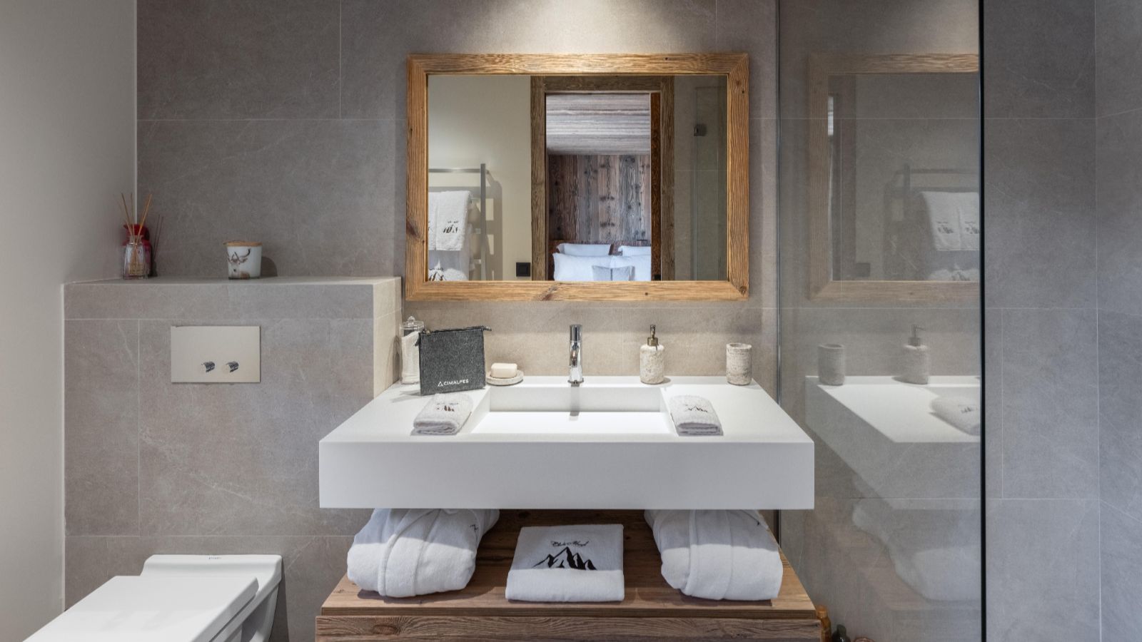 Luxury-Ski-Chalet-St-Martin-De-Belleville-Chalet-Marcel-Oxford-Ski-Bathroom.jpg