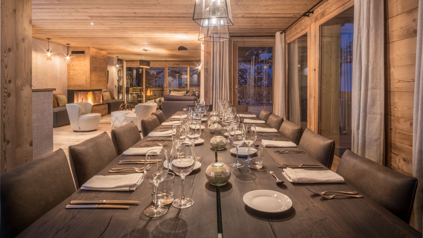 luxury-ski-chalets-meribel-chalet-phoebe-oxford-ski-dining.jpg