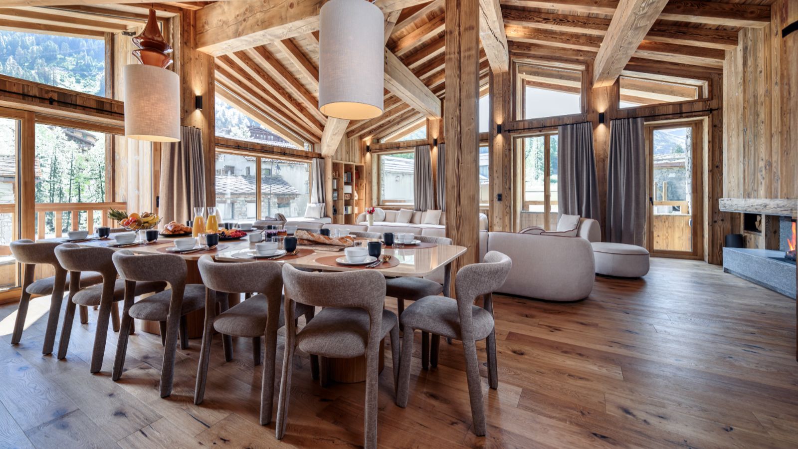 Luxury-Ski-Chalet-Val-d-Isere-Chalet-Cervinia-Oxford-Ski-Dining.jpg