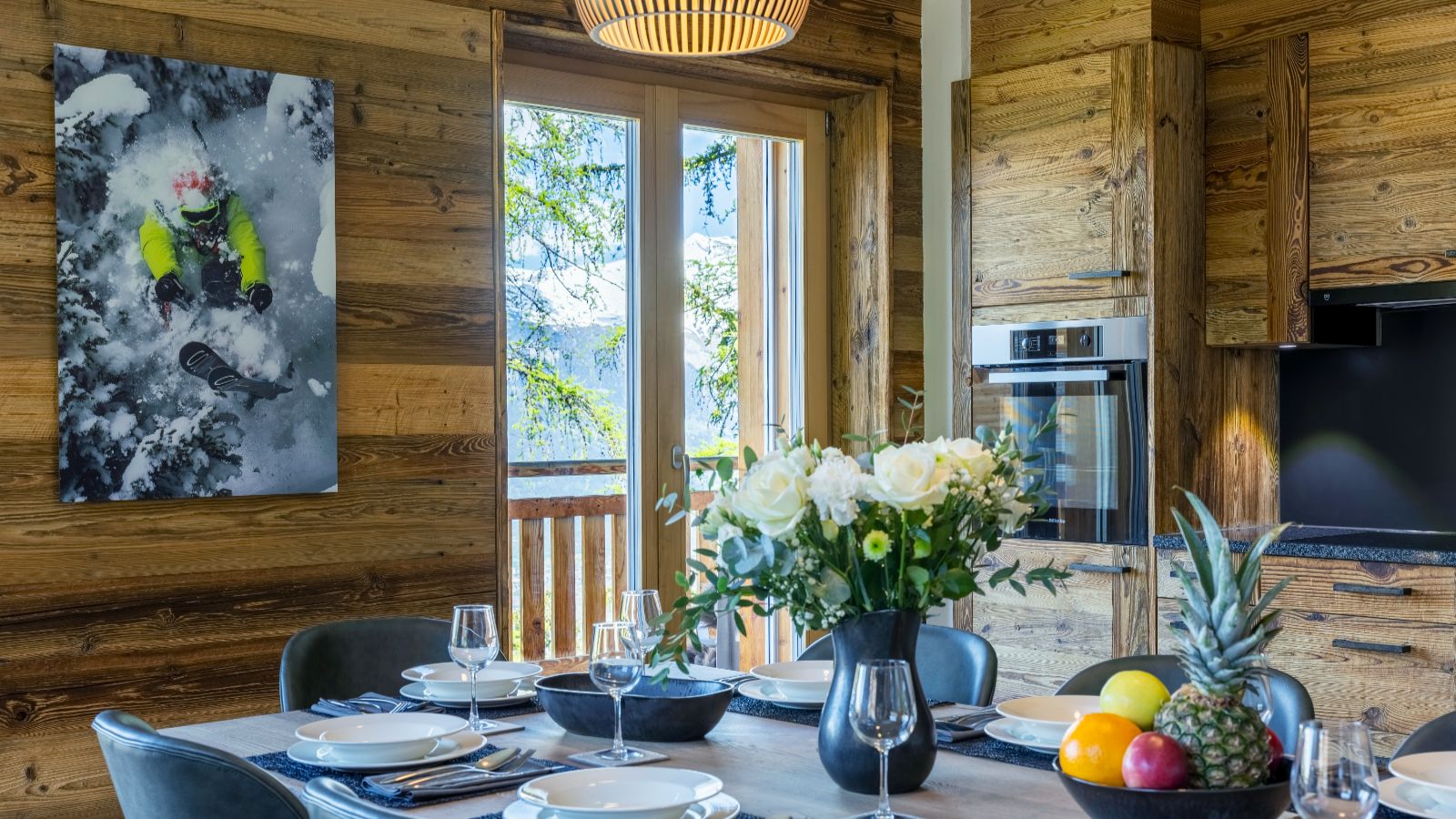 Luxury-Ski-Chalet-Veysonnaz-Penthouse-on--the-piste-Oxford-Ski-Dining2.jpg