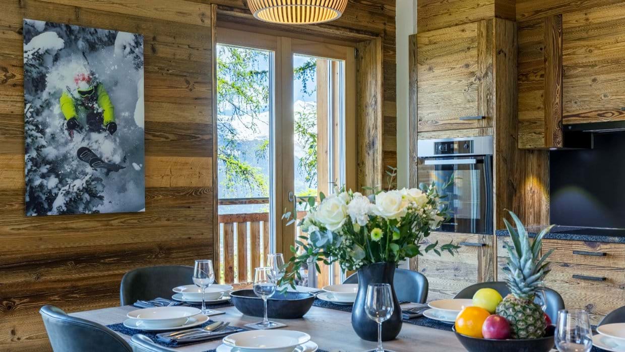 Luxury-Ski-Chalet-Veysonnaz-Penthouse-on--the-piste-Oxford-Ski-Dining2.jpg