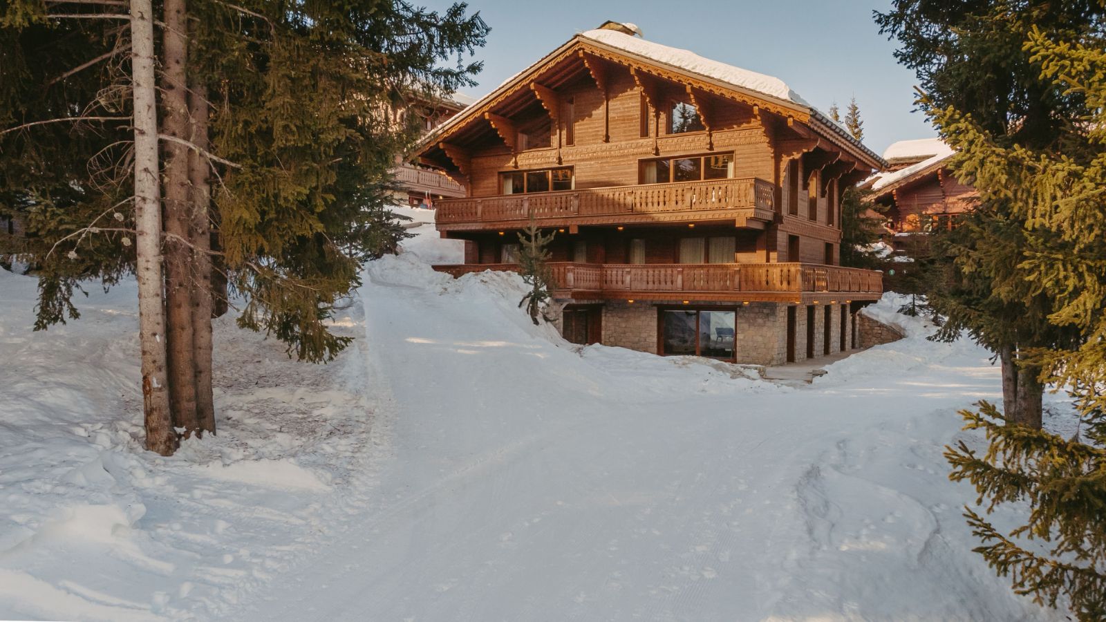 luxury-ski-chalet-courchevel-1850-lily-of-the-valley-oxford-ski-exterior (2).jpg