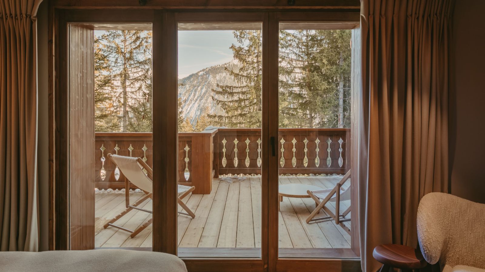 luxury-ski-chalet-courchevel-1850-lily-of-the-valley-oxford-ski (13).jpg