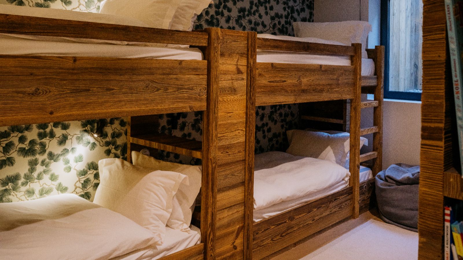 Luxury-Ski-Chalet-Chamonix-Villa-Butterfly-Oxford-Ski-Bunk-Bedroom (15).jpg