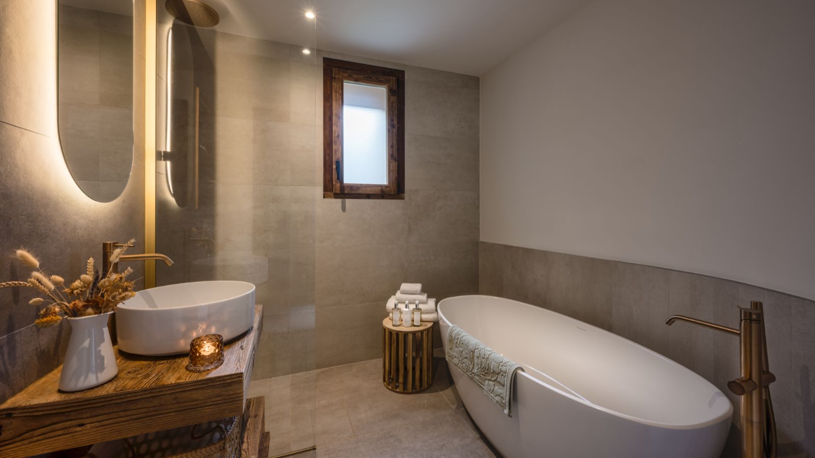 Luxury-Ski-Chalet-Morzine-Chalet-Genevieve-Oxford-Ski-Bathroom2.jpg