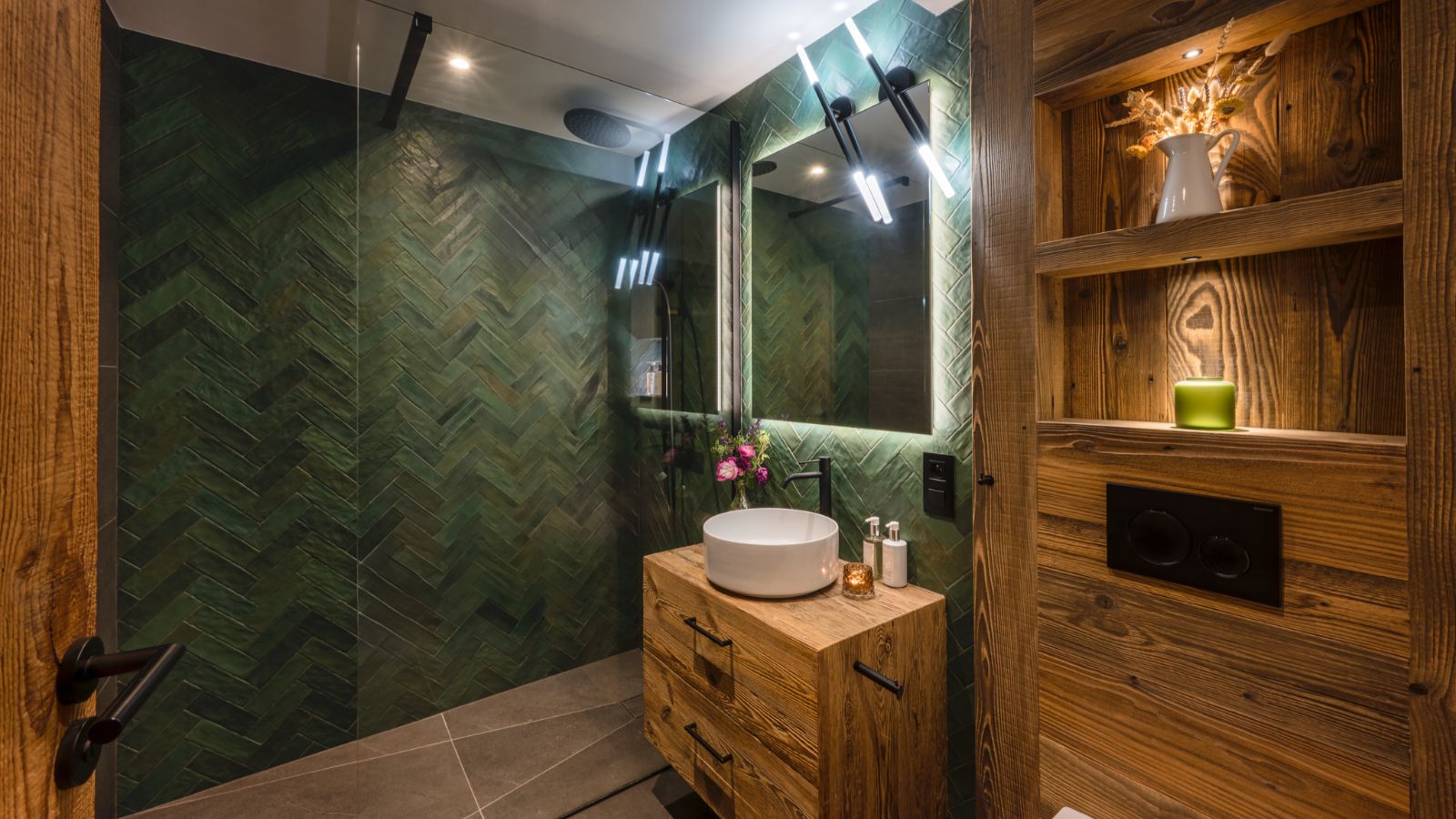 Luxury-Ski-Chalet-Morzine-Chalet-Genevieve-Oxford-Ski-Bathroom3.jpg