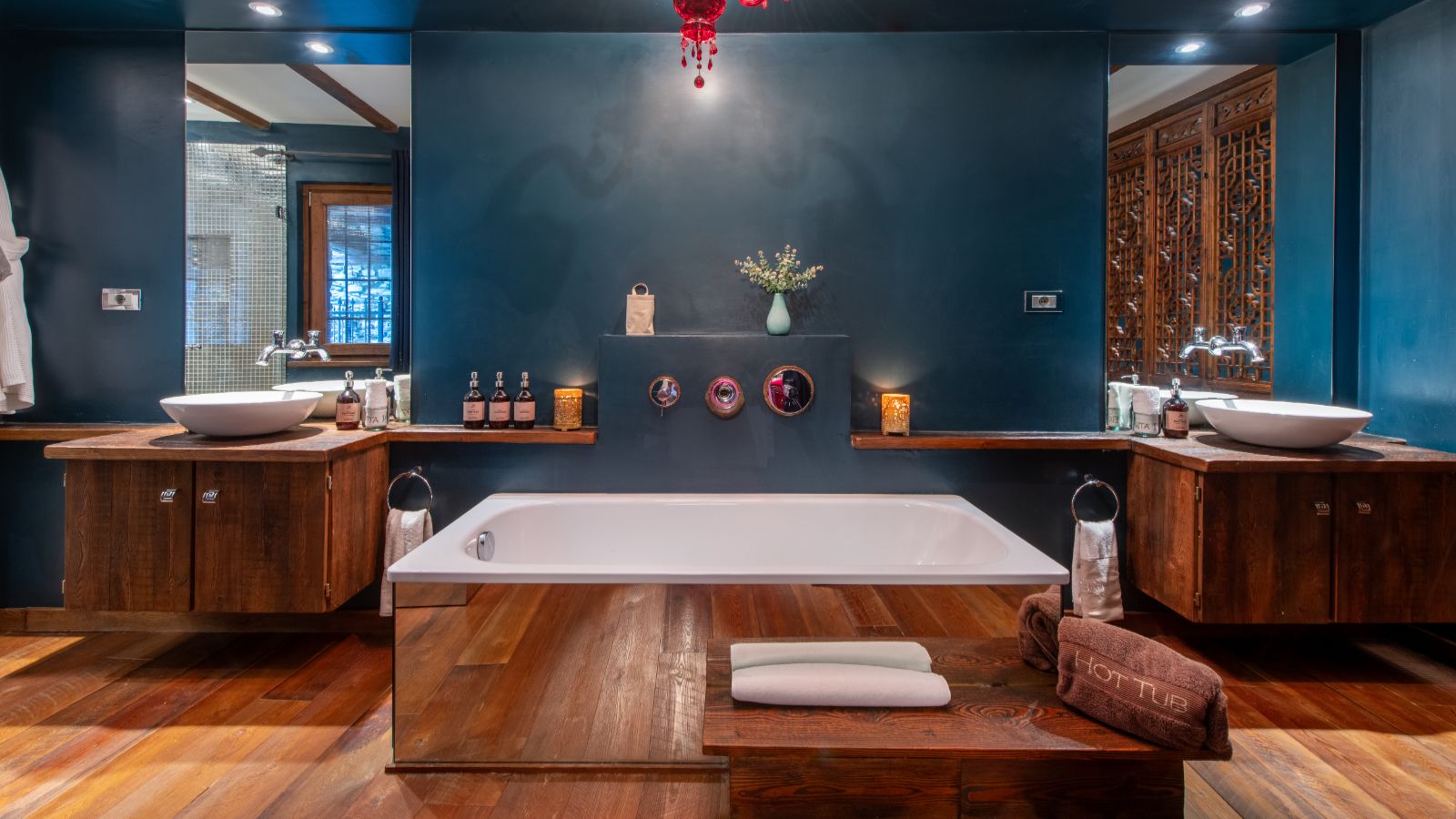 luxury-ski-chalets-milky-way-baita-1697-oxford-ski-bathroom1 (2).jpg