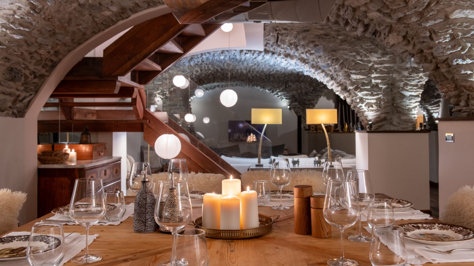 luxury-ski-chalets-milky-way-baita-1697-oxford-ski-dining (4).jpg