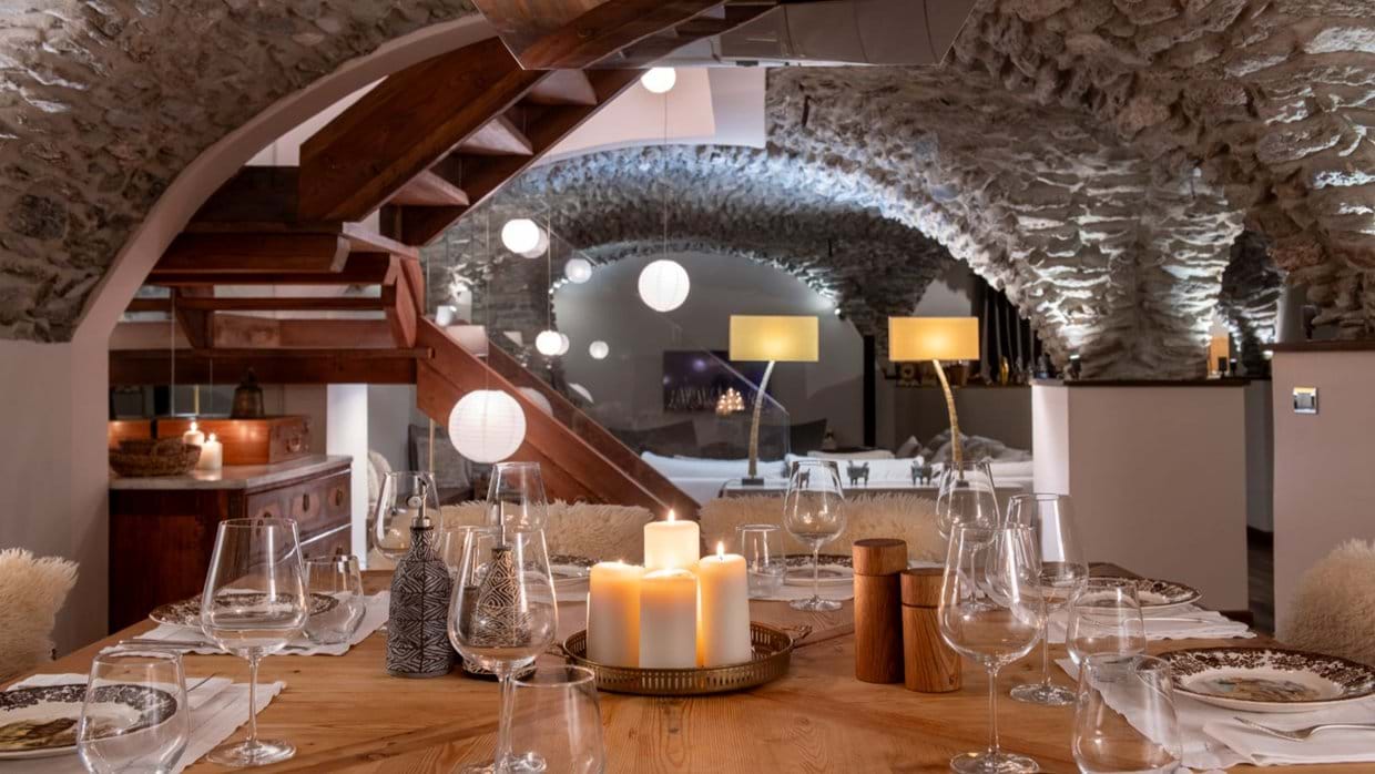 luxury-ski-chalets-milky-way-baita-1697-oxford-ski-dining (4).jpg