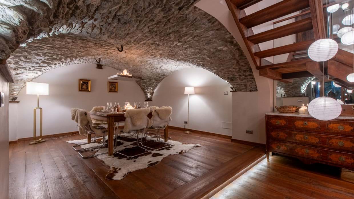 luxury-ski-chalets-milky-way-baita-1697-oxford-ski-dining (1).jpg