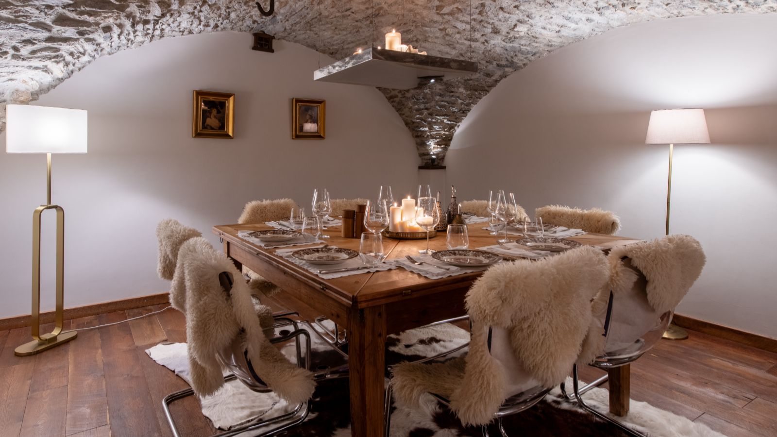 luxury-ski-chalets-milky-way-baita-1697-oxford-ski-dining (2).jpg