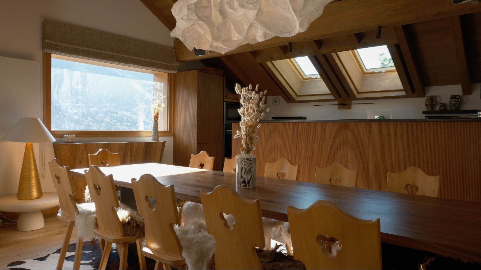 Luxury-Ski-Chalet-Meribel-Chalet-Etoile-des-Neiges-Oxford-Ski-Dining2.jpg