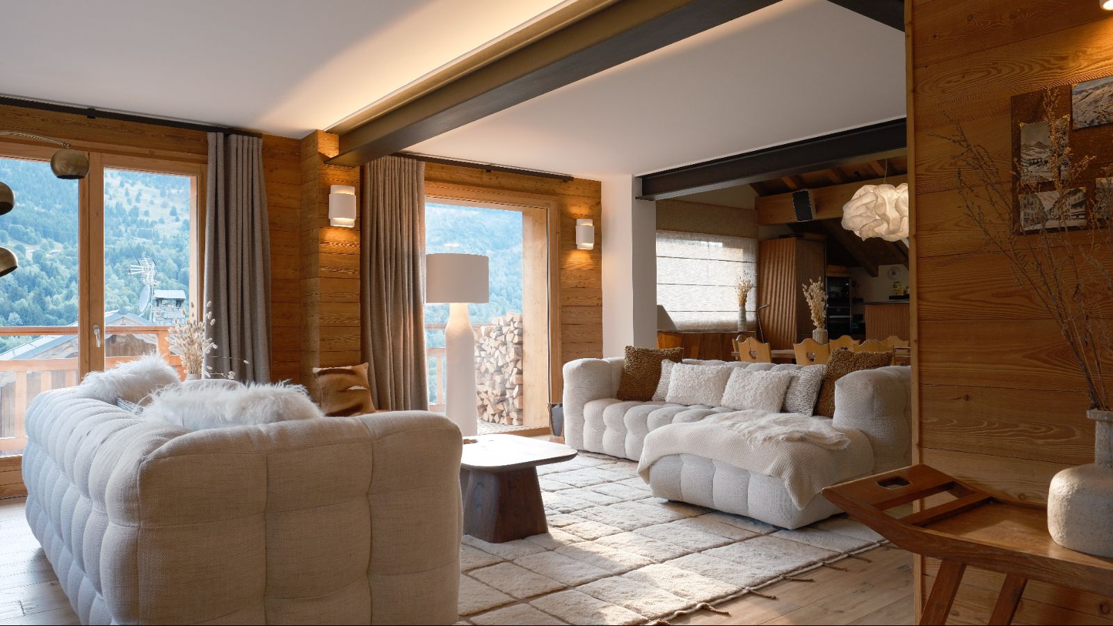 Luxury-Ski-Chalet-Meribel-Chalet-Etoile-des-Neiges-Oxford-Ski-Living-Room2.jpg