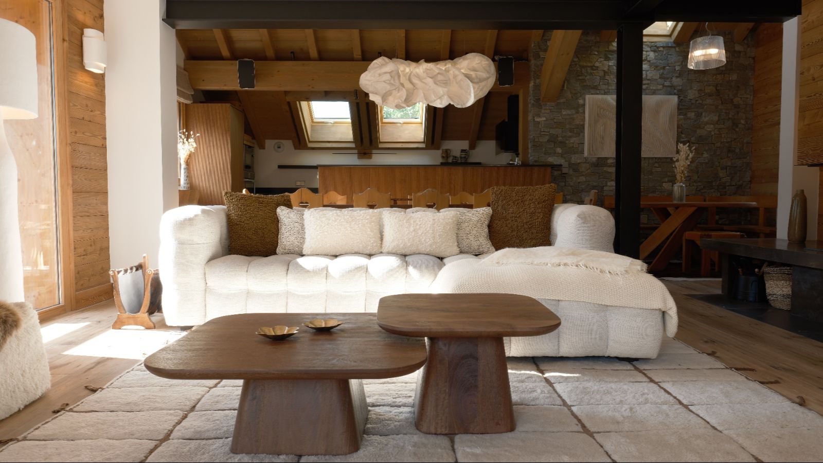 Luxury-Ski-Chalet-Meribel-Chalet-Etoile-des-Neiges-Oxford-Ski-Lounge4.jpg